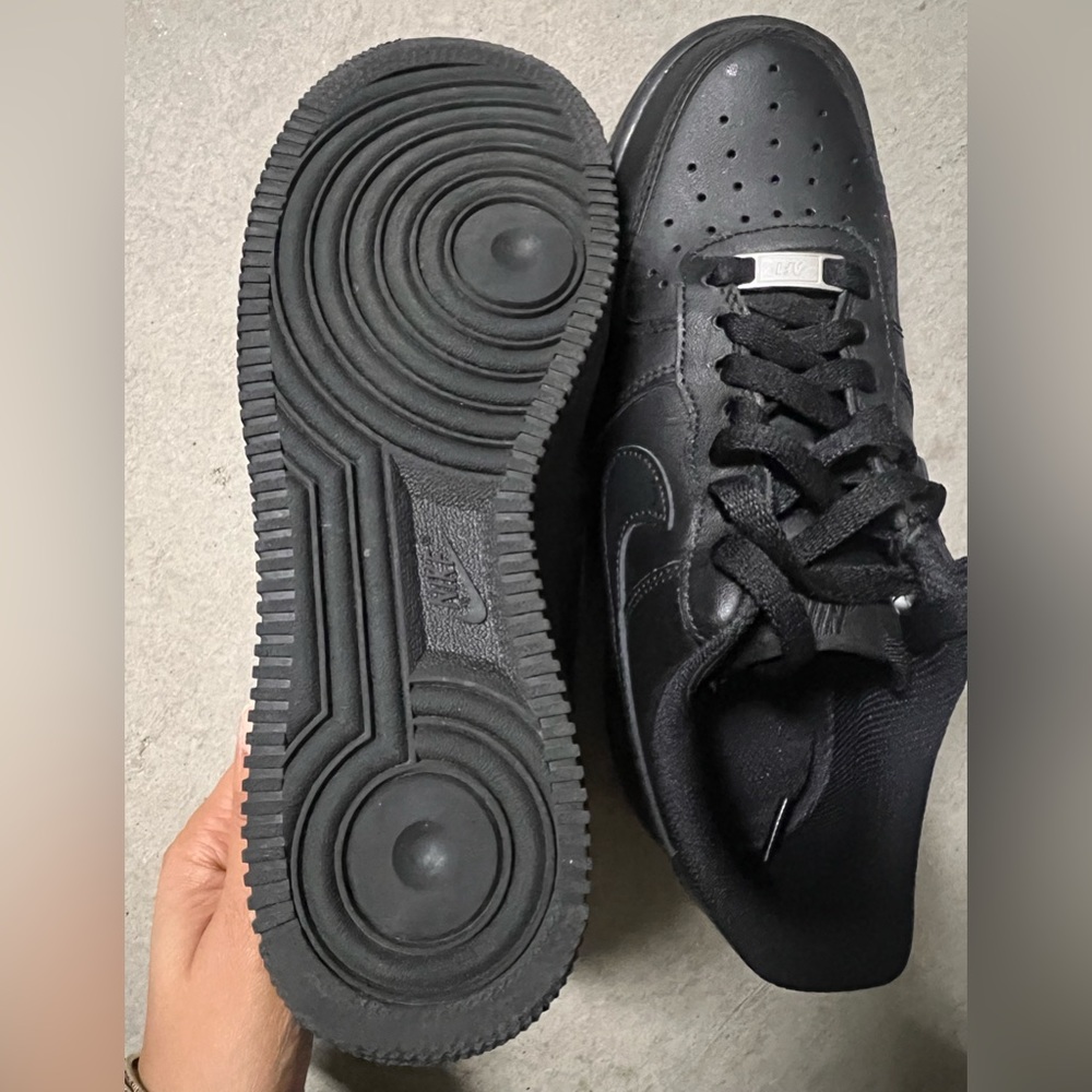 Nike Air Force 1 black sneakers NEVER WORN size 8